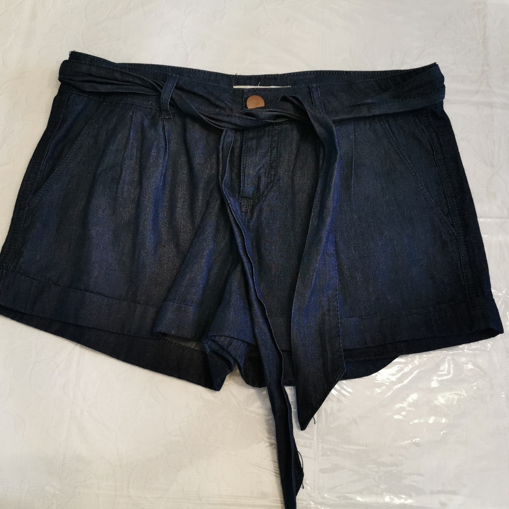 XXI Denim Blue Shorts Size 26